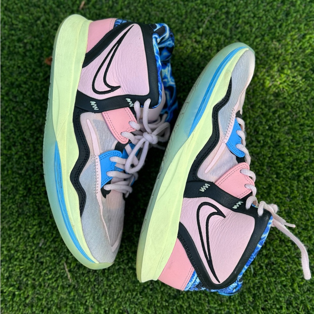 Nike Kyrie Infinity ''Valentine's Day'' sneakers